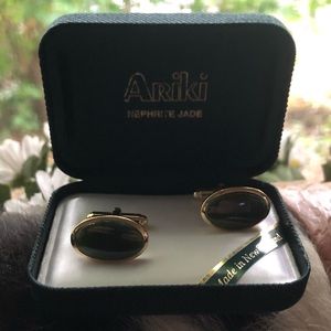 Vintage men’s Ariki Nephrite jade 22kt gold plated cuff links NIB